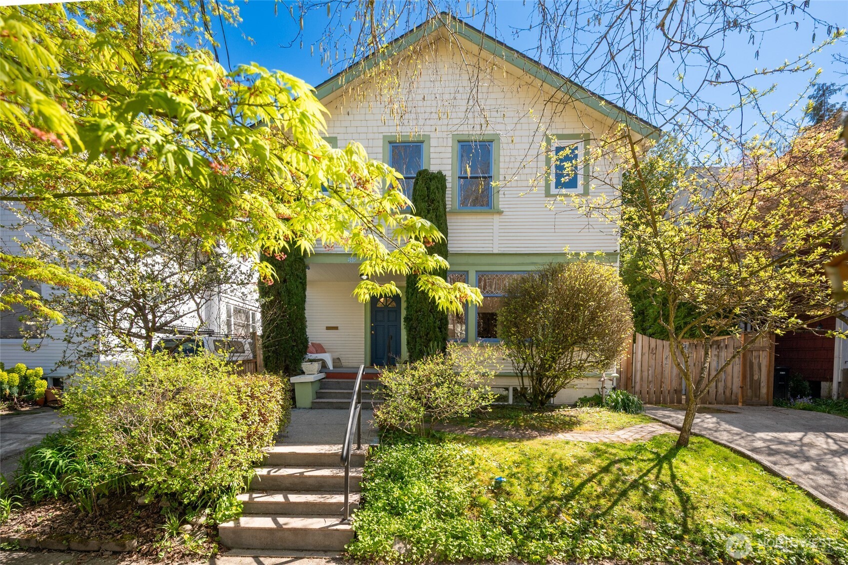 318 18th Avenue E, Seattle, WA 98112