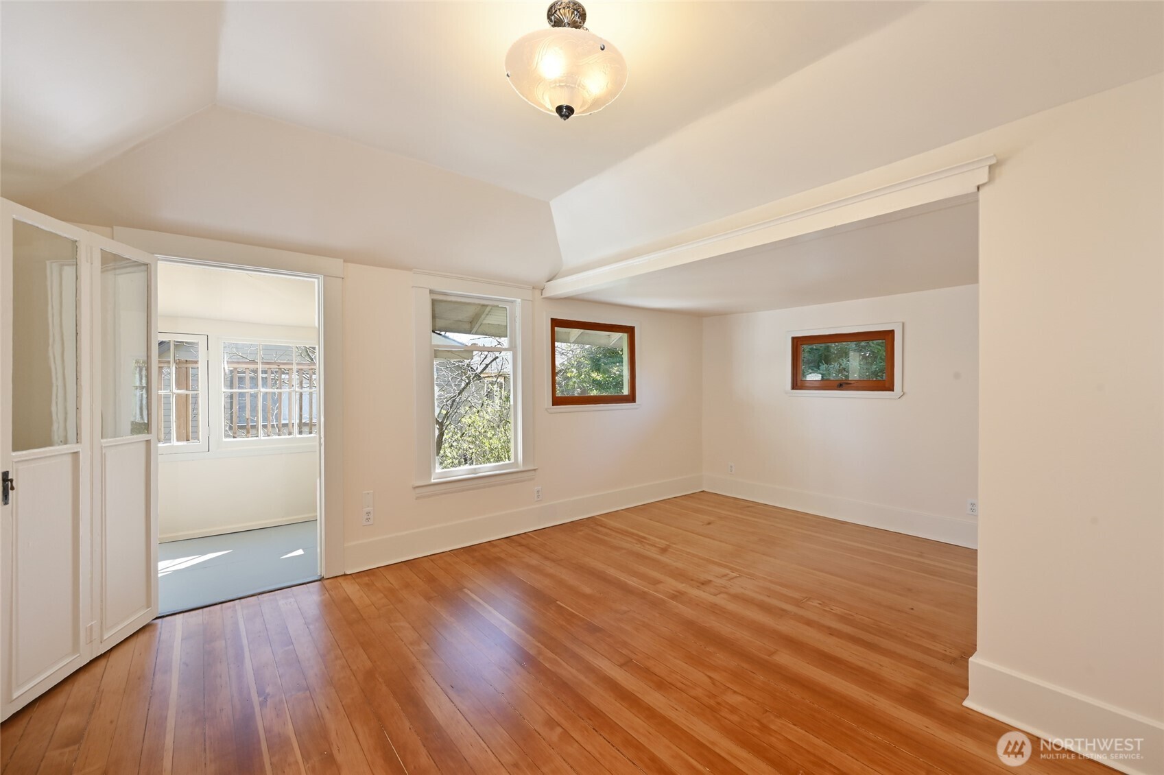 318 18th Avenue E, Seattle, WA 98112