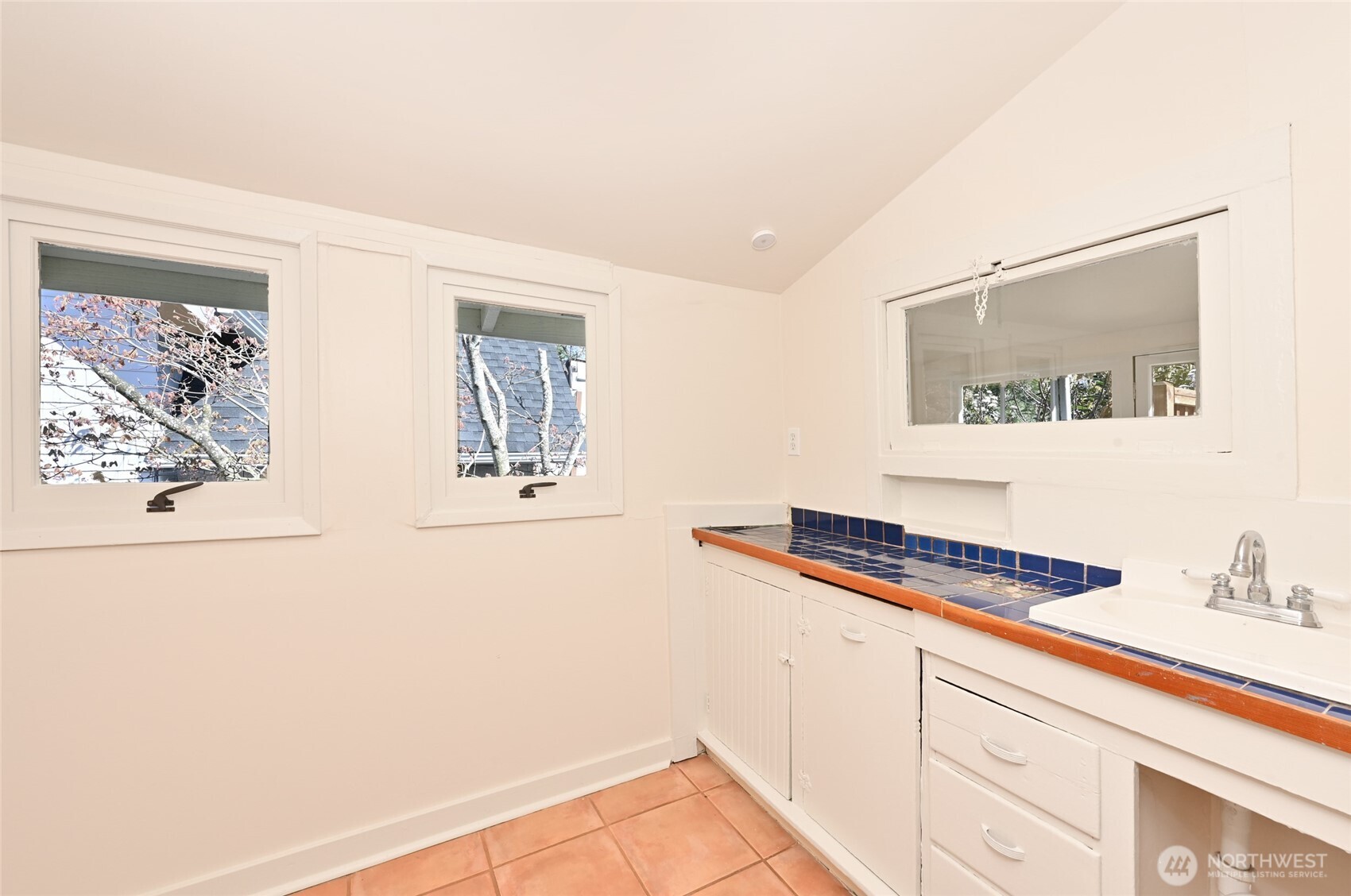 318 18th Avenue E, Seattle, WA 98112
