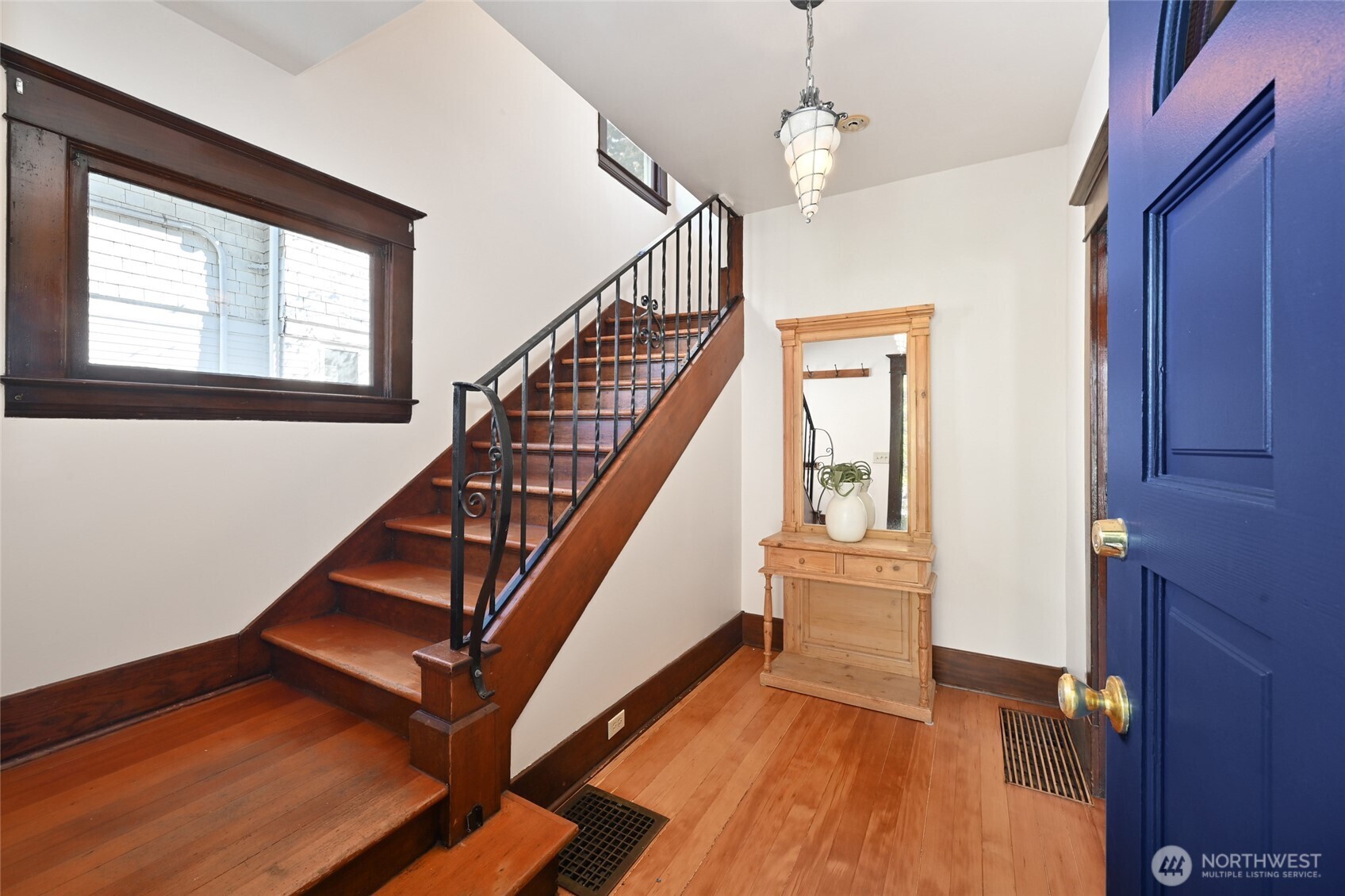 318 18th Avenue E, Seattle, WA 98112