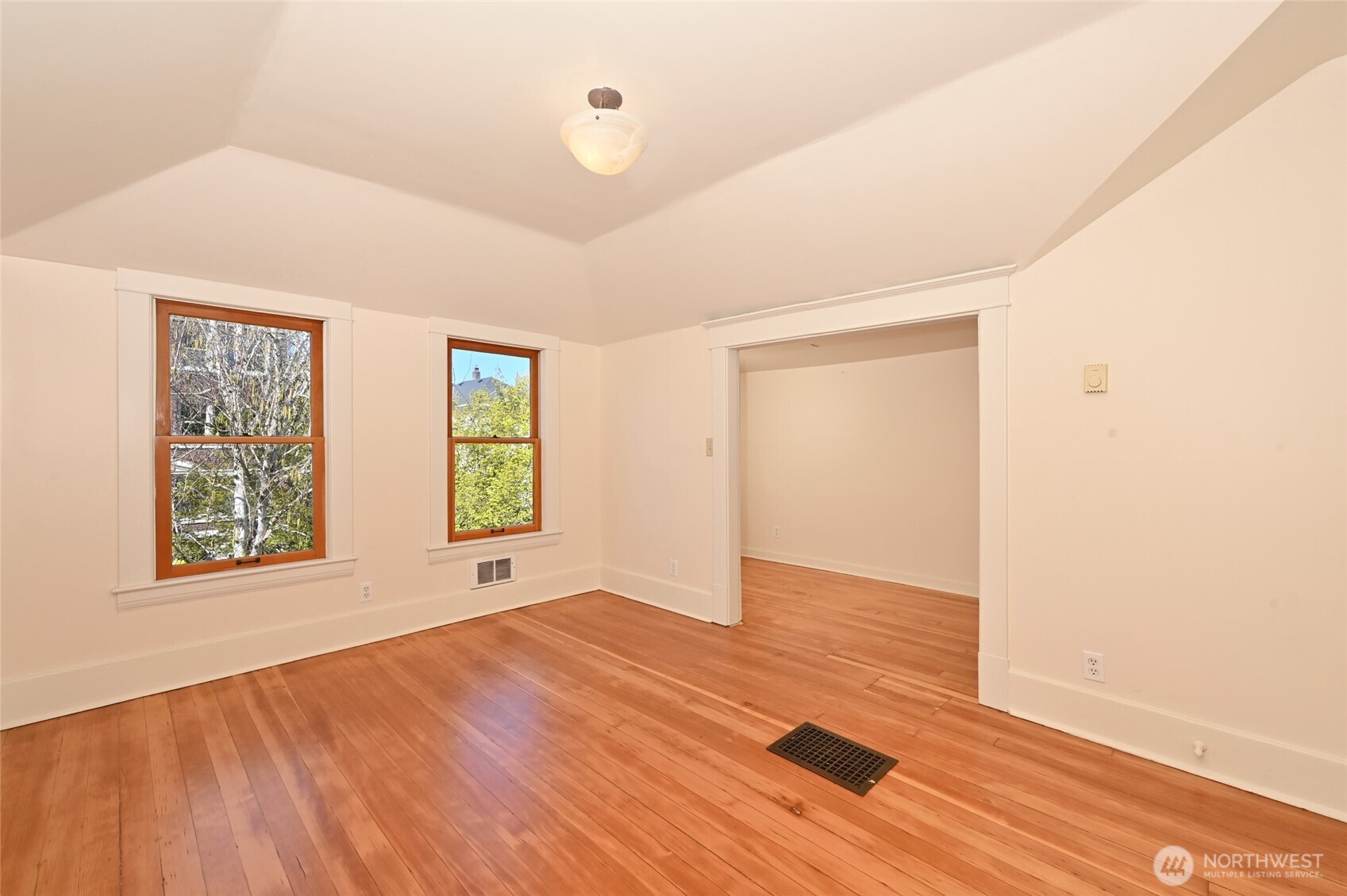 318 18th Avenue E, Seattle, WA 98112