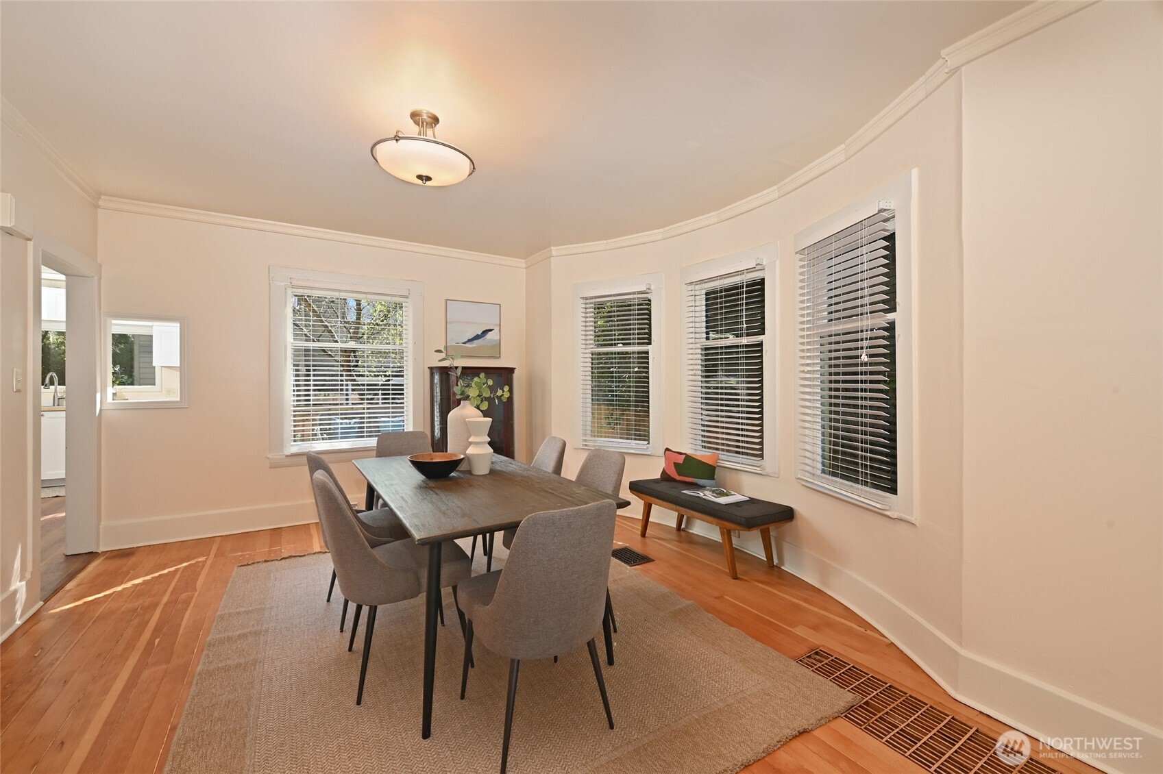 318 18th Avenue E, Seattle, WA 98112