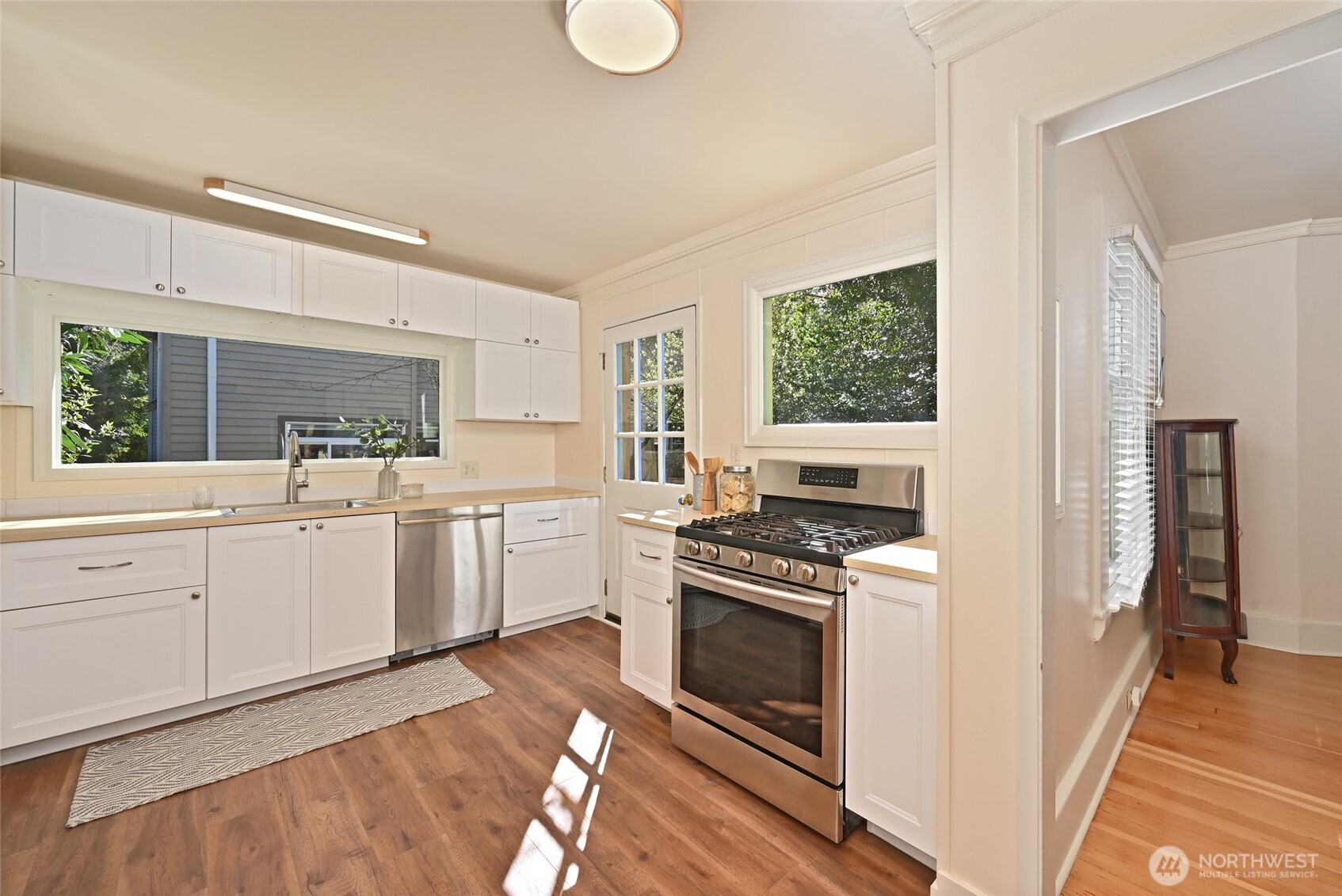 318 18th Avenue E, Seattle, WA 98112