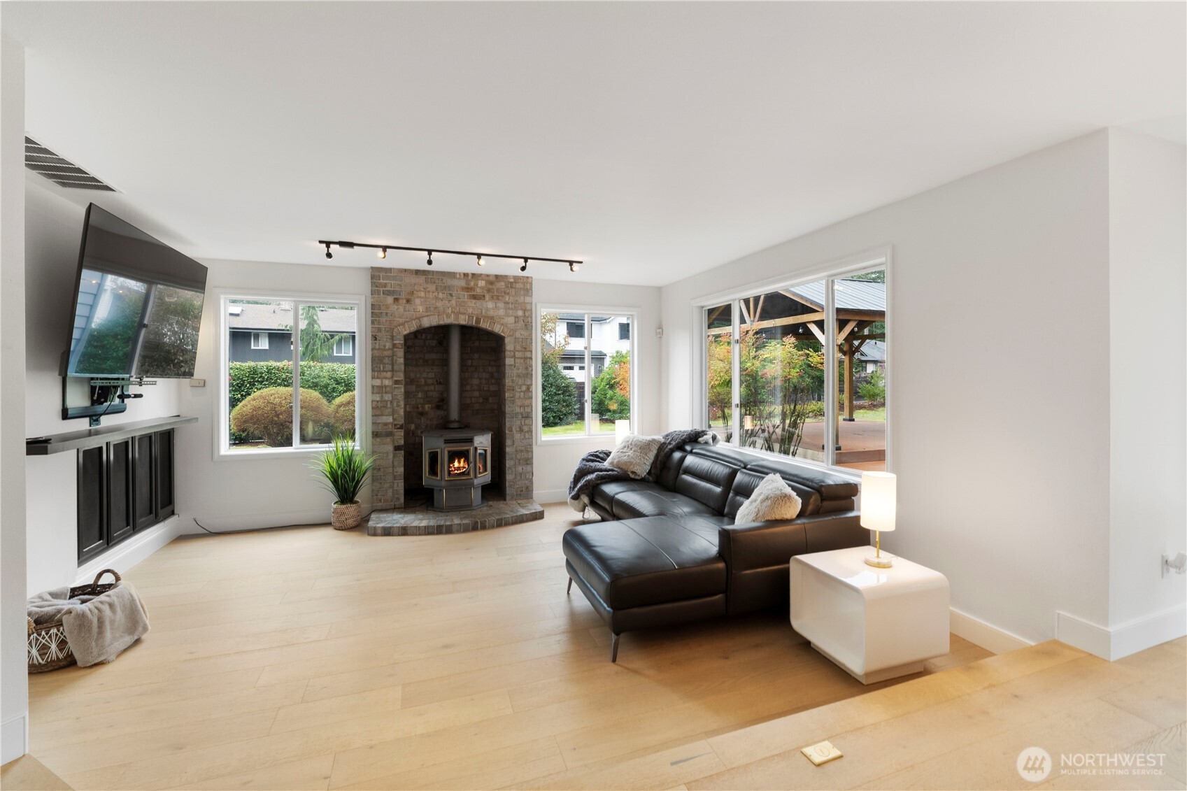 22314 SE 290th Street , Black Diamond, WA 98010