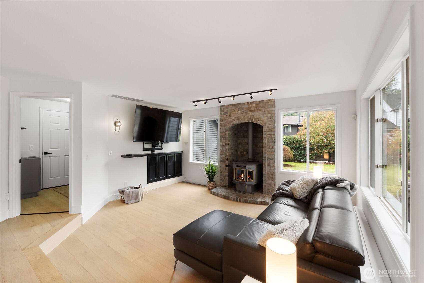 22314 SE 290th Street , Black Diamond, WA 98010