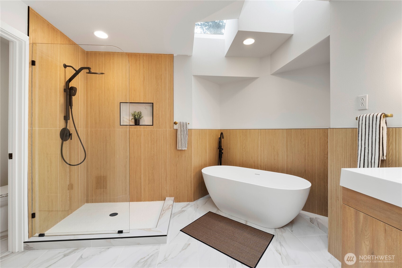 22314 SE 290th Street , Black Diamond, WA 98010