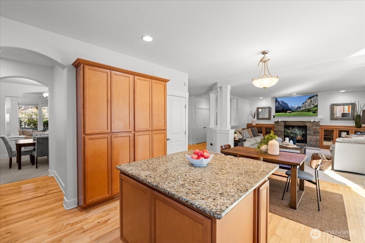 5221 NE 7th Place , Renton, WA 98059