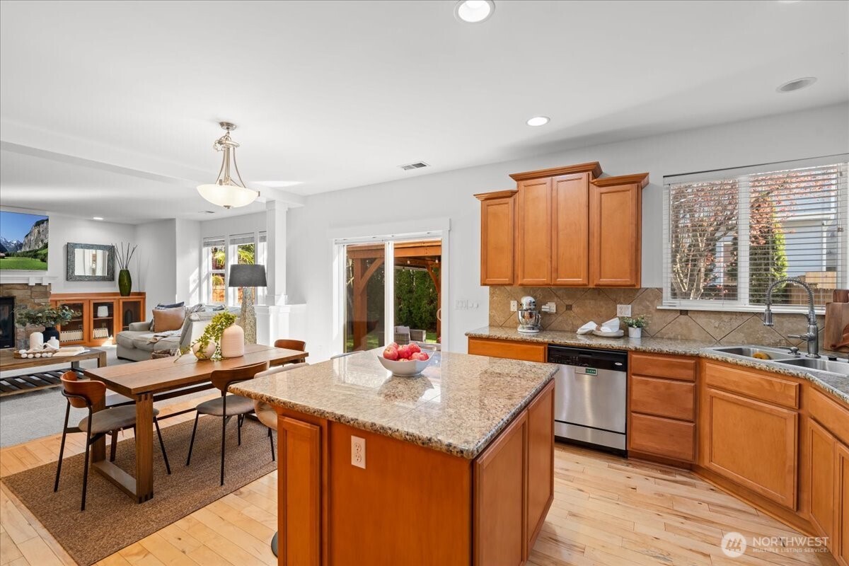 5221 NE 7th Place , Renton, WA 98059