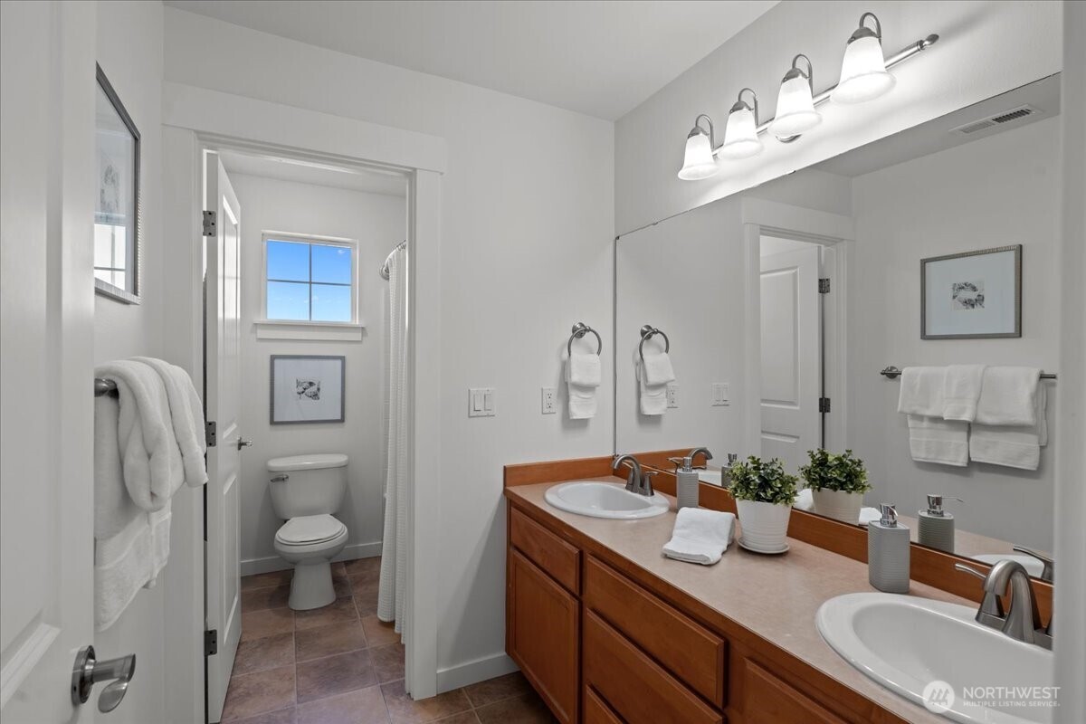 5221 NE 7th Place , Renton, WA 98059