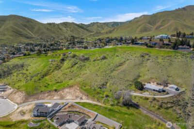 935 Silas Lane , Wenatchee, WA 98801 - Photo 12