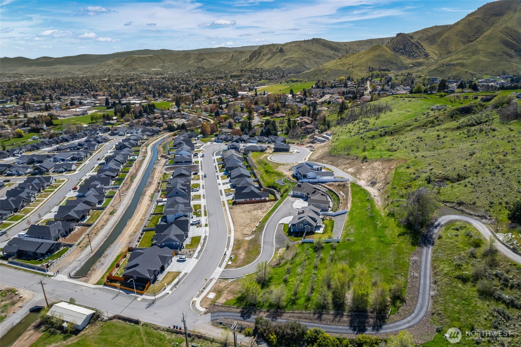 935 Silas Lane , Wenatchee, WA 98801