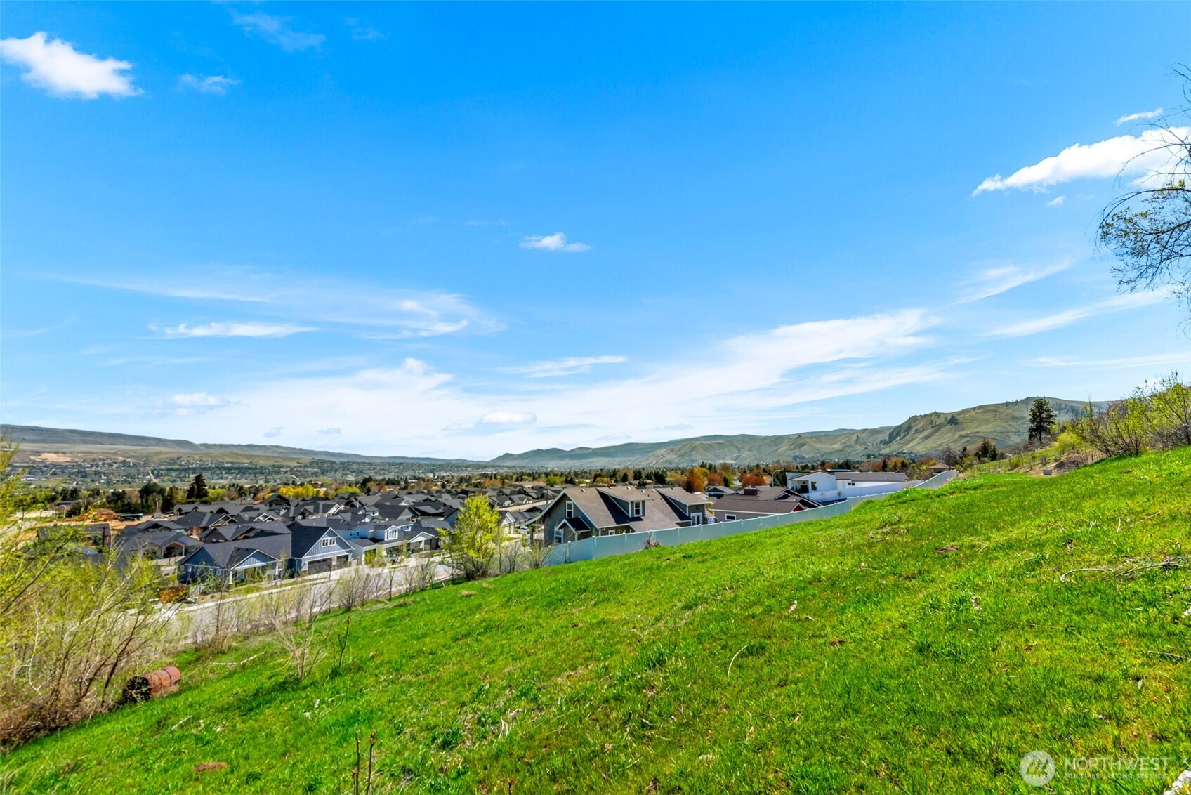 935 Silas Lane , Wenatchee, WA 98801