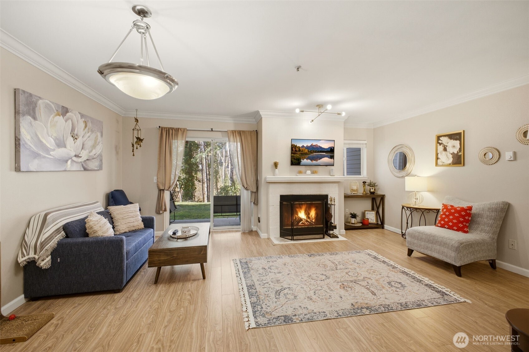 33020 10th Avenue SW #E102, Federal Way, WA 98023
