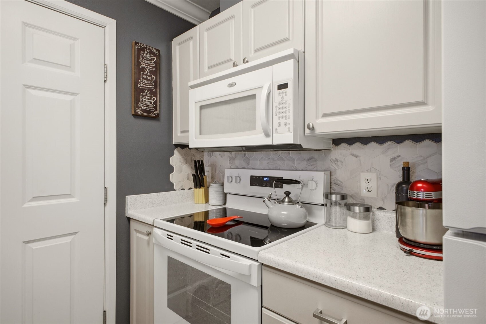 33020 10th Avenue SW #E102, Federal Way, WA 98023