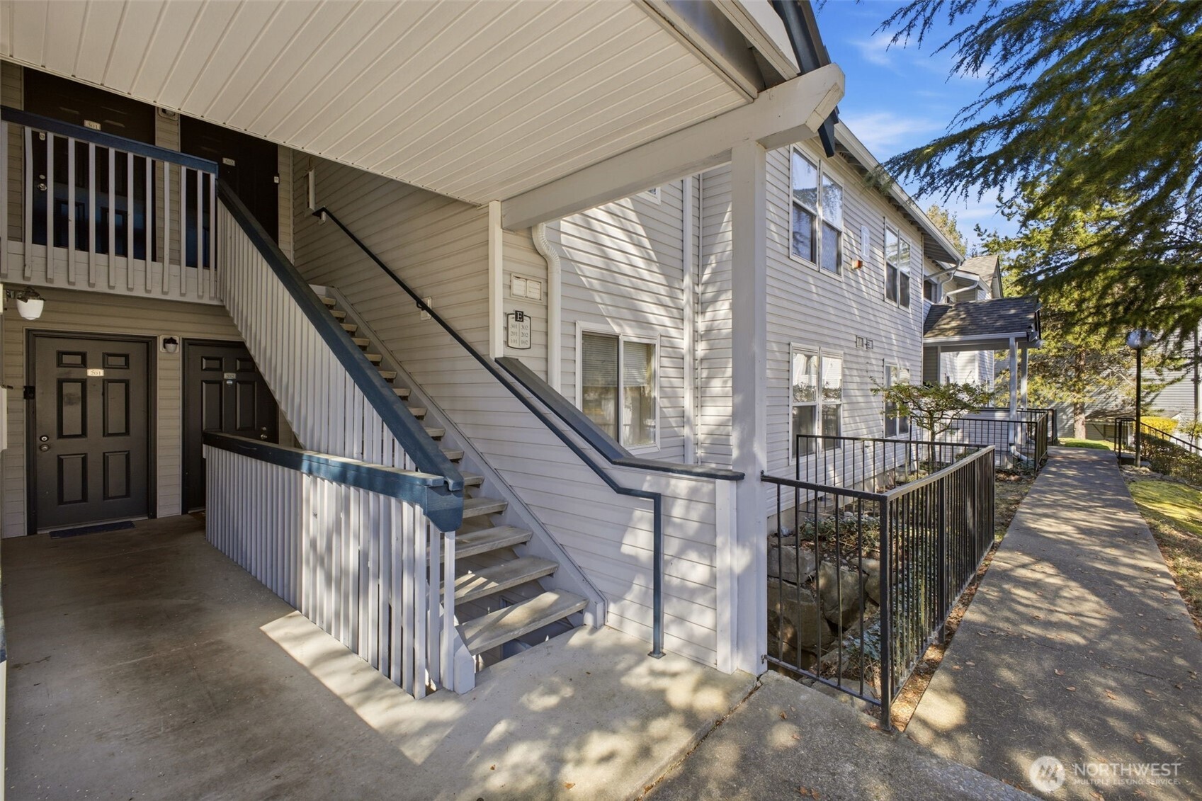 33020 10th Avenue SW #E102, Federal Way, WA 98023