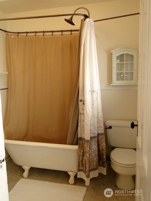 1921 44 Avenue SW, Seattle, WA 98116-1908