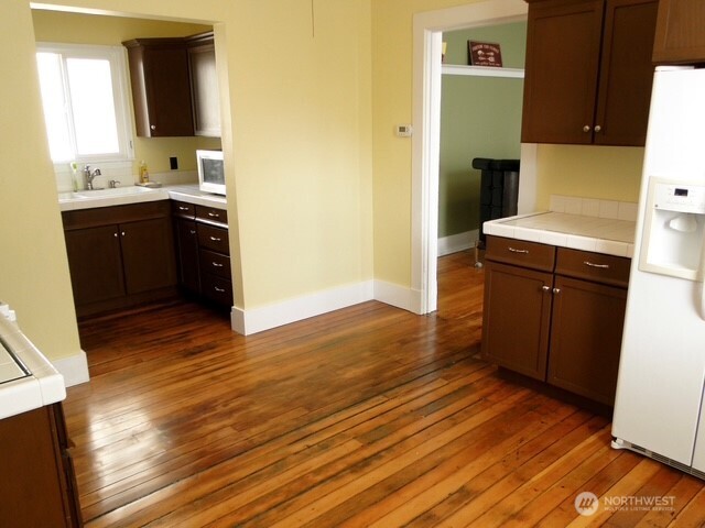 1921 44 Avenue SW, Seattle, WA 98116-1908