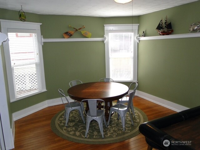 1921 44 Avenue SW, Seattle, WA 98116-1908