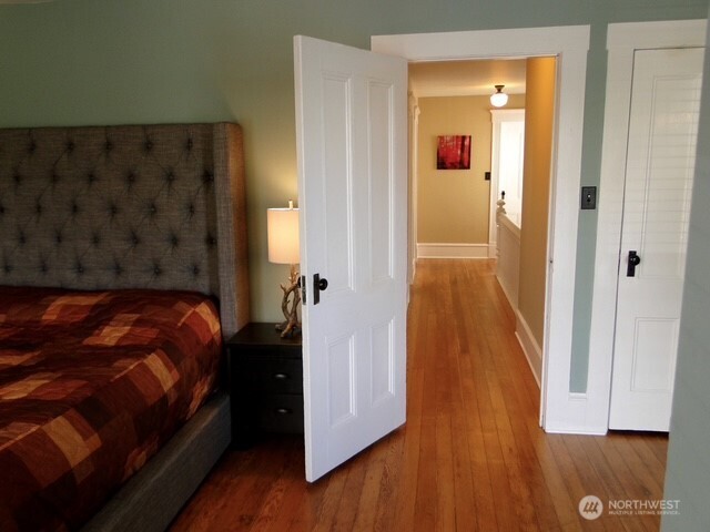 1921 44 Avenue SW, Seattle, WA 98116-1908