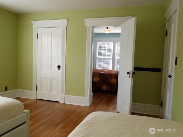 1921 44 Avenue SW, Seattle, WA 98116-1908