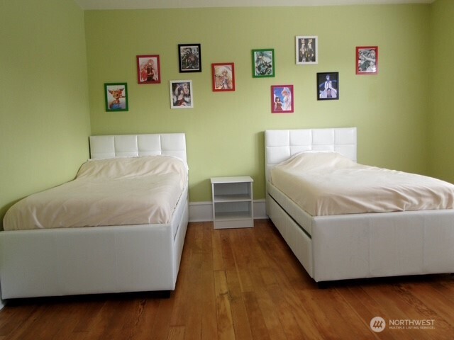 1921 44 Avenue SW, Seattle, WA 98116-1908