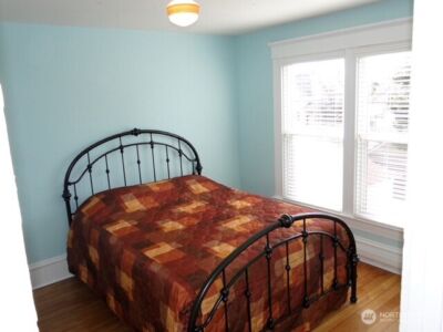 1921 44 Avenue SW, Seattle, WA 98116-1908 - Photo 10