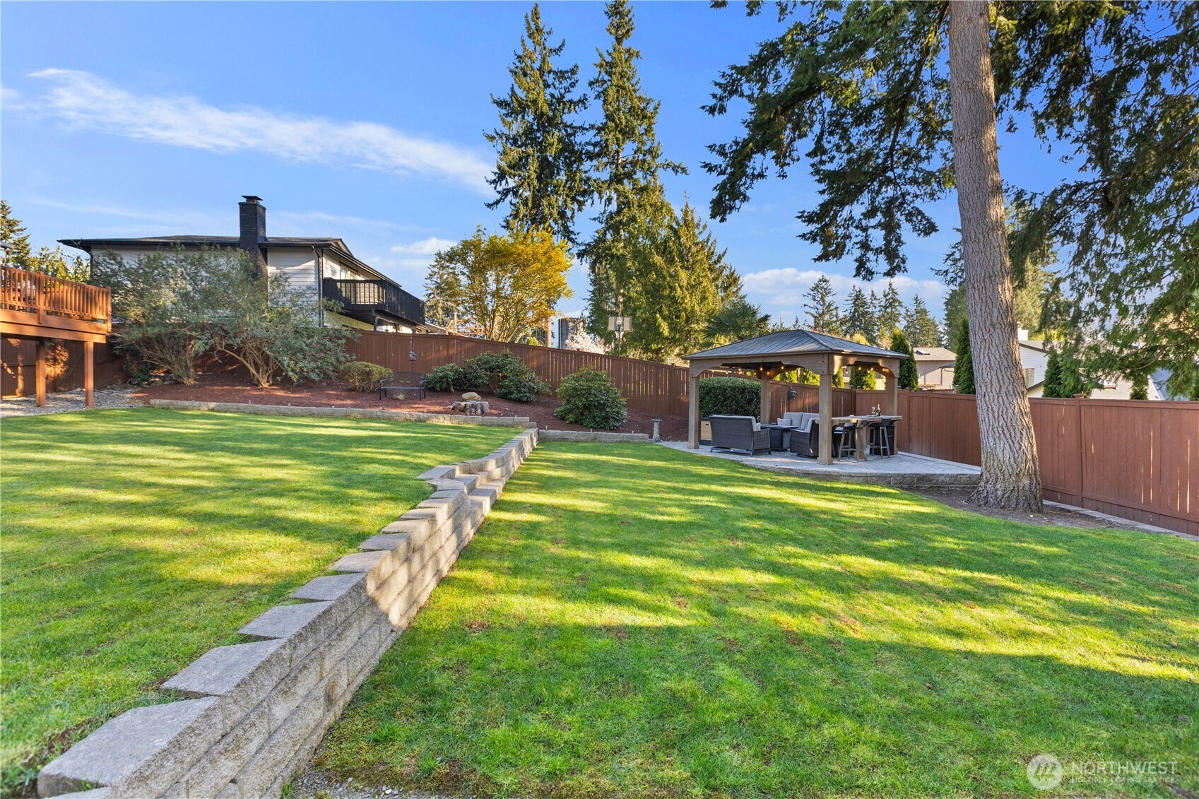 2610 211th Avenue E, Lake Tapps, WA 98391