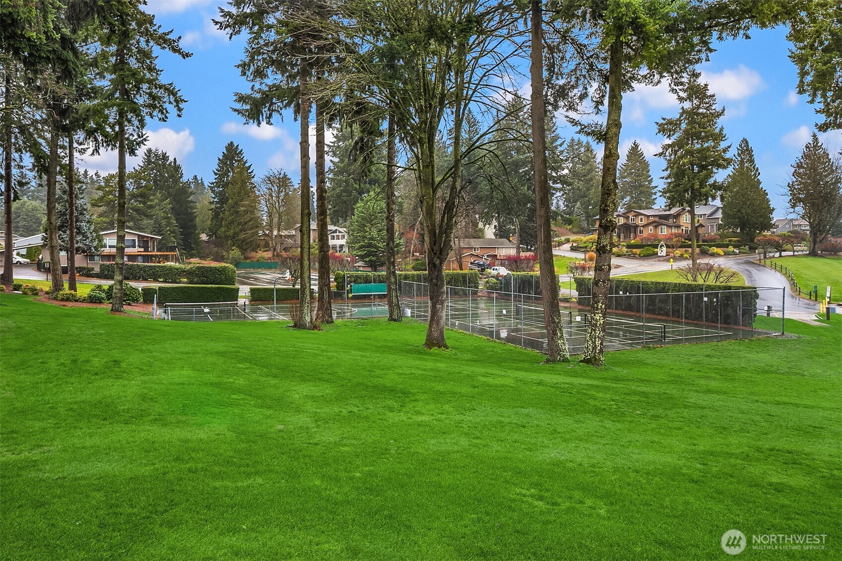 2610 211th Avenue E, Lake Tapps, WA 98391