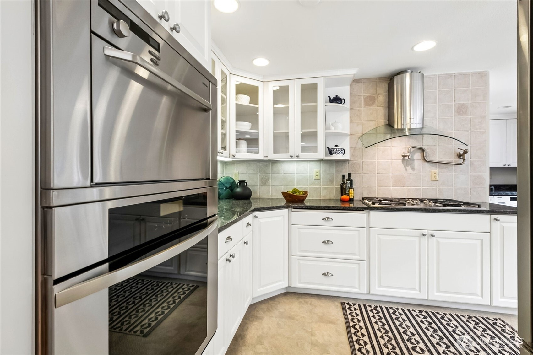 25845 SE 152 Street , Issaquah, WA 98027-8264