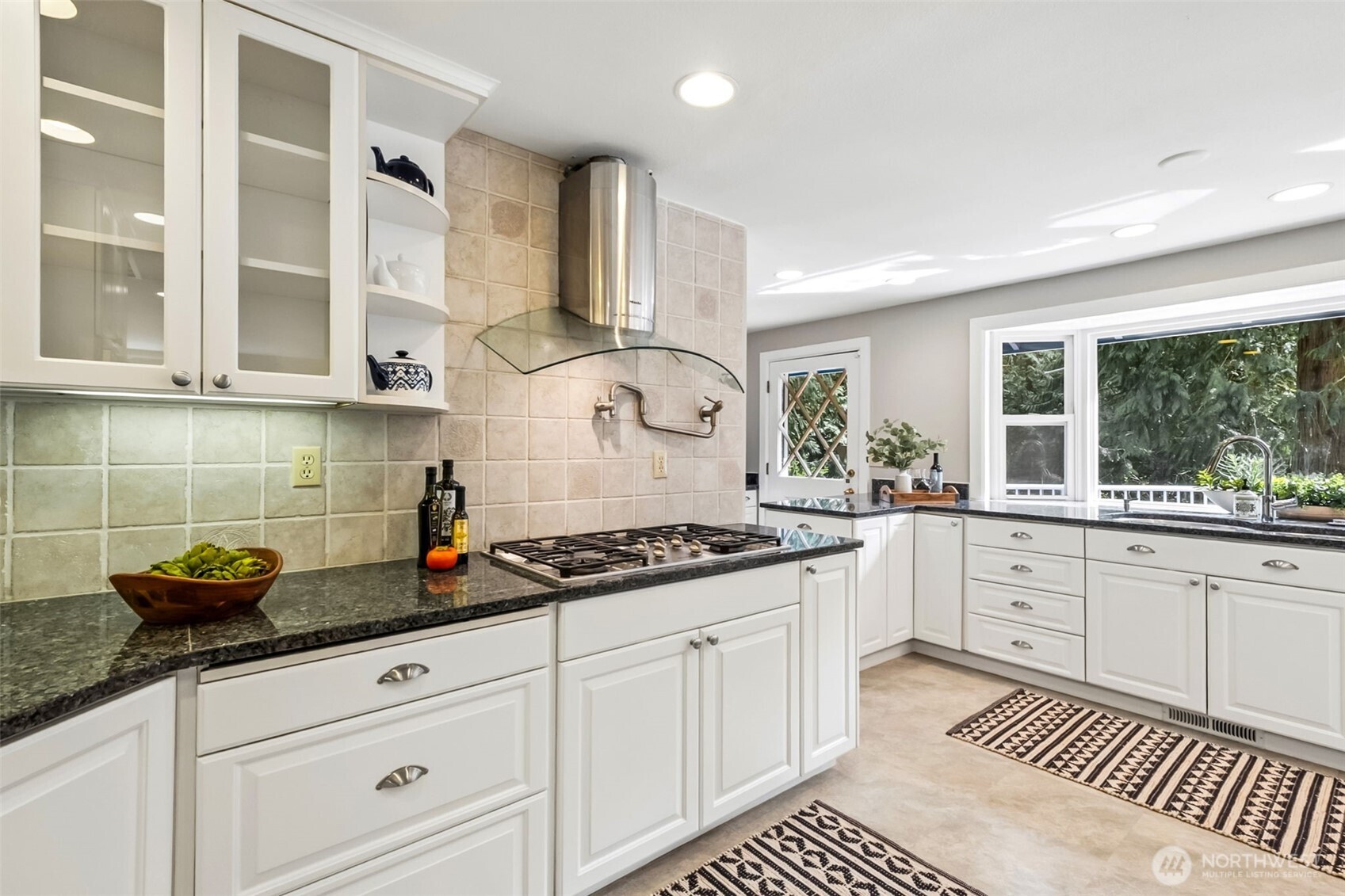 25845 SE 152 Street , Issaquah, WA 98027-8264