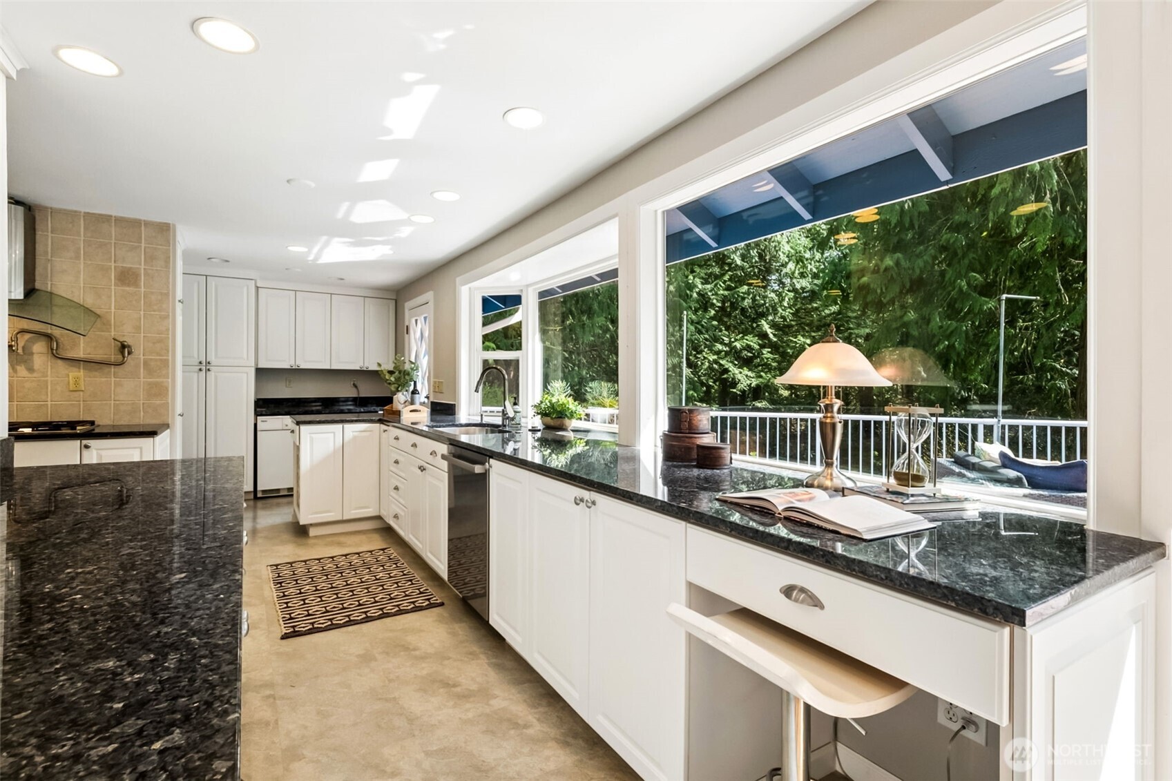 25845 SE 152 Street , Issaquah, WA 98027-8264