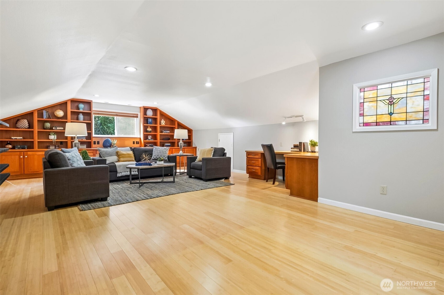 25845 SE 152 Street , Issaquah, WA 98027-8264