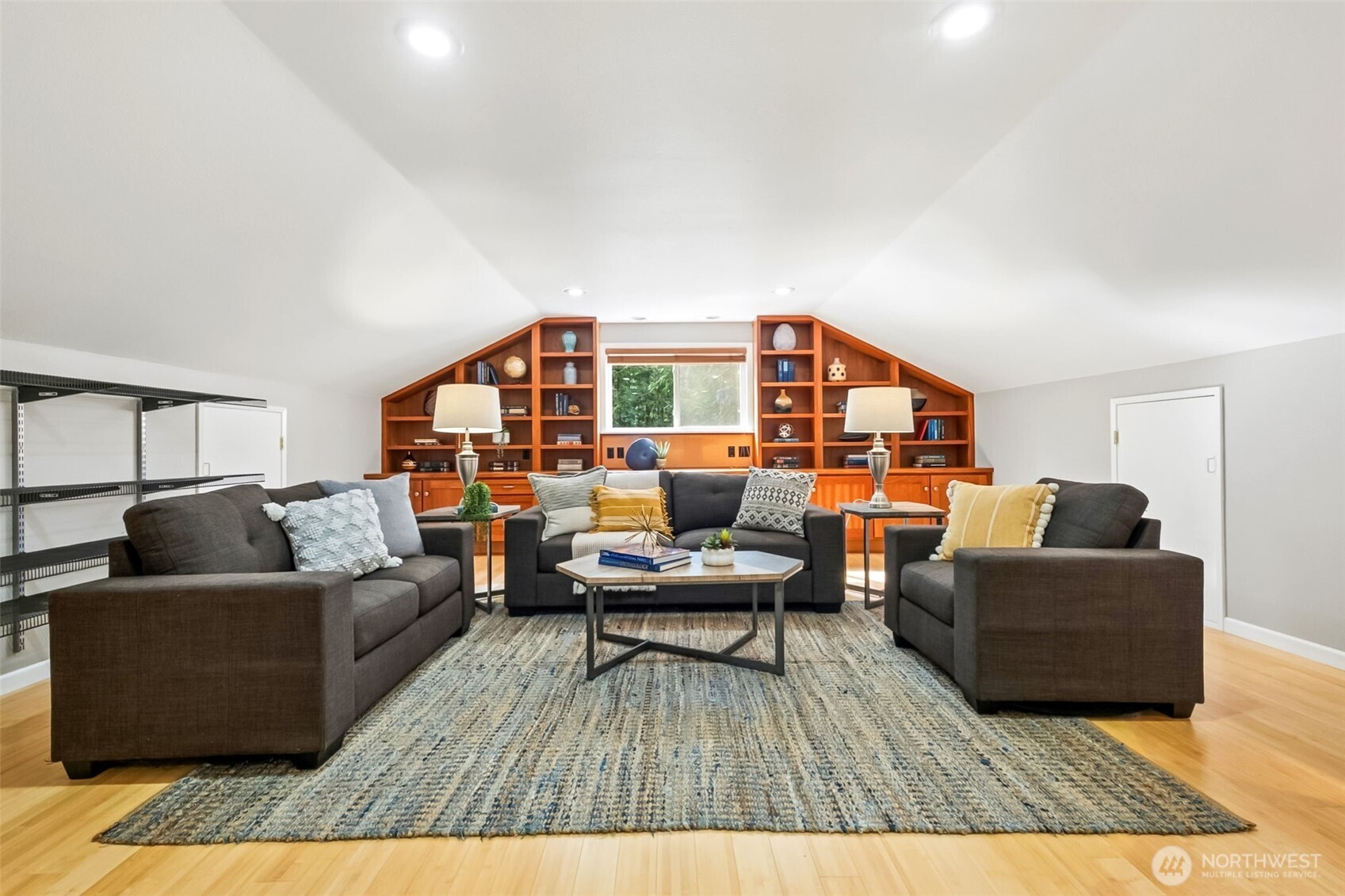 25845 SE 152 Street , Issaquah, WA 98027-8264