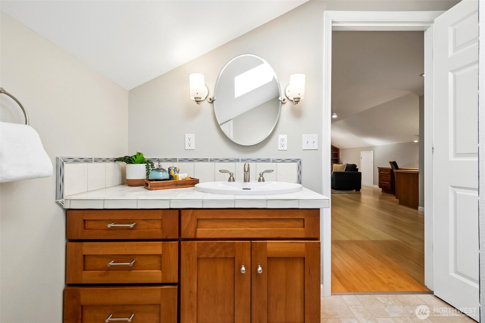 25845 SE 152 Street , Issaquah, WA 98027-8264