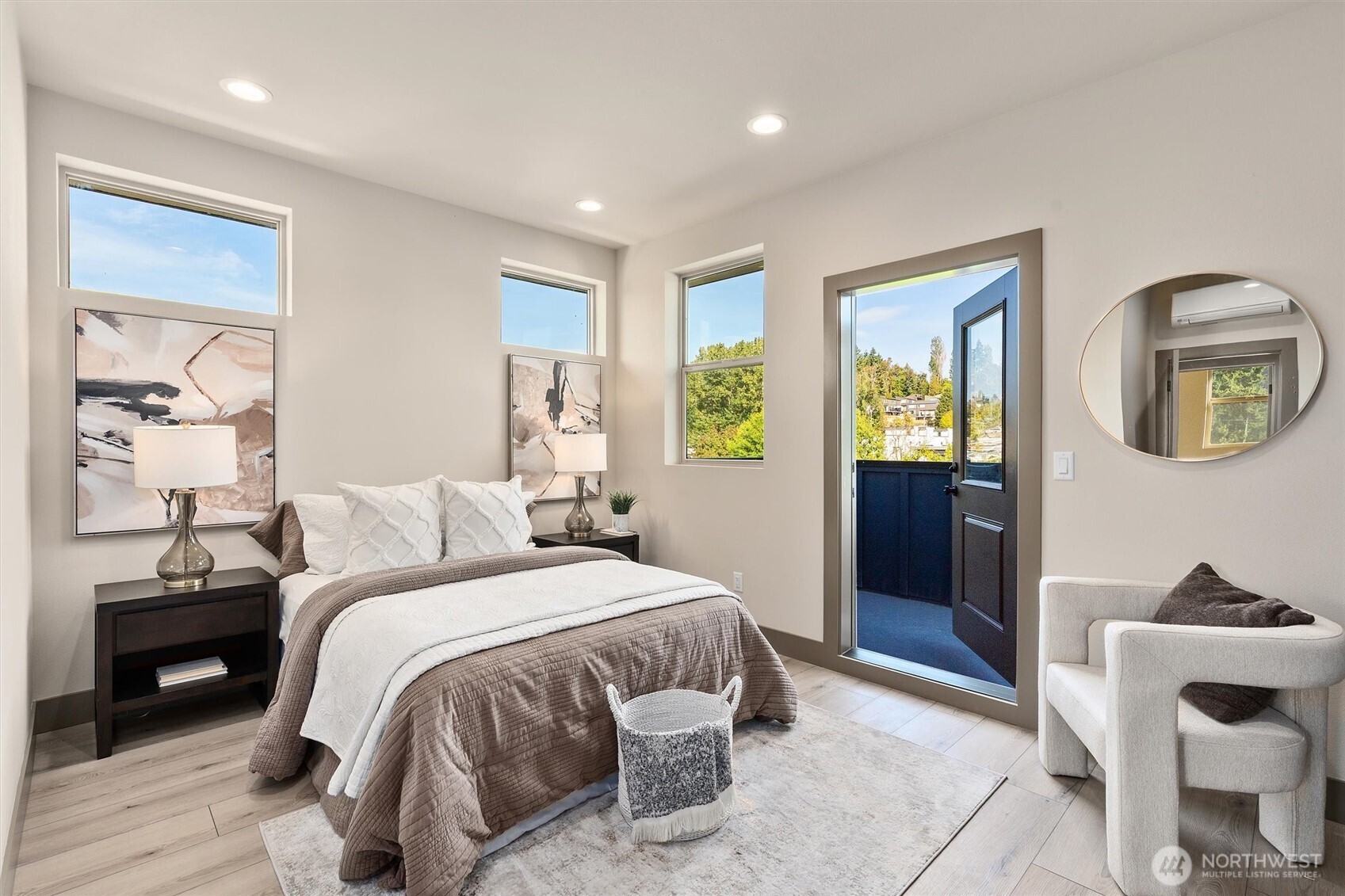 5033 25th Avenue SW #A, Seattle, WA 98106