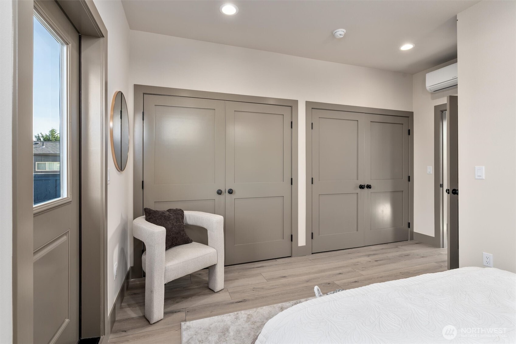 5033 25th Avenue SW #A, Seattle, WA 98106