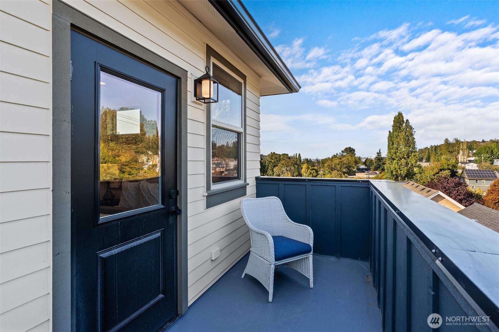 5033 25th Avenue SW #A, Seattle, WA 98106