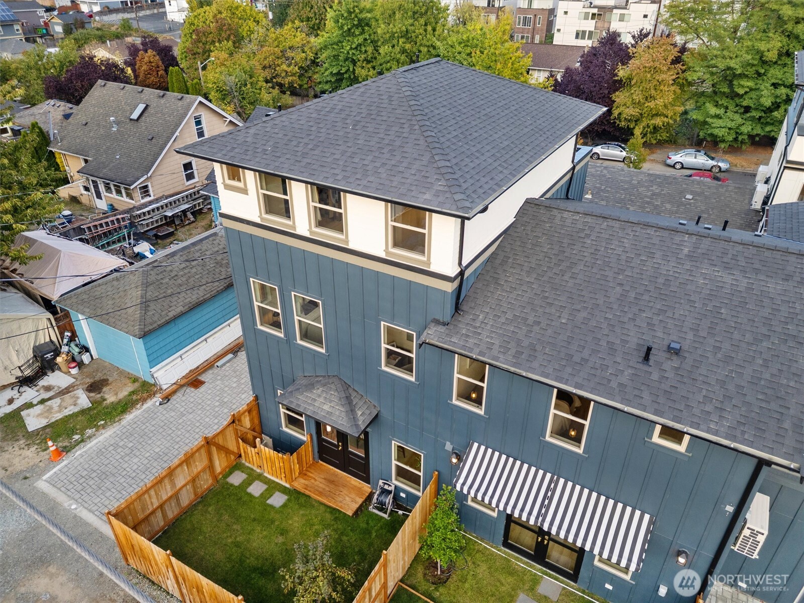 5033 25th Avenue SW #A, Seattle, WA 98106