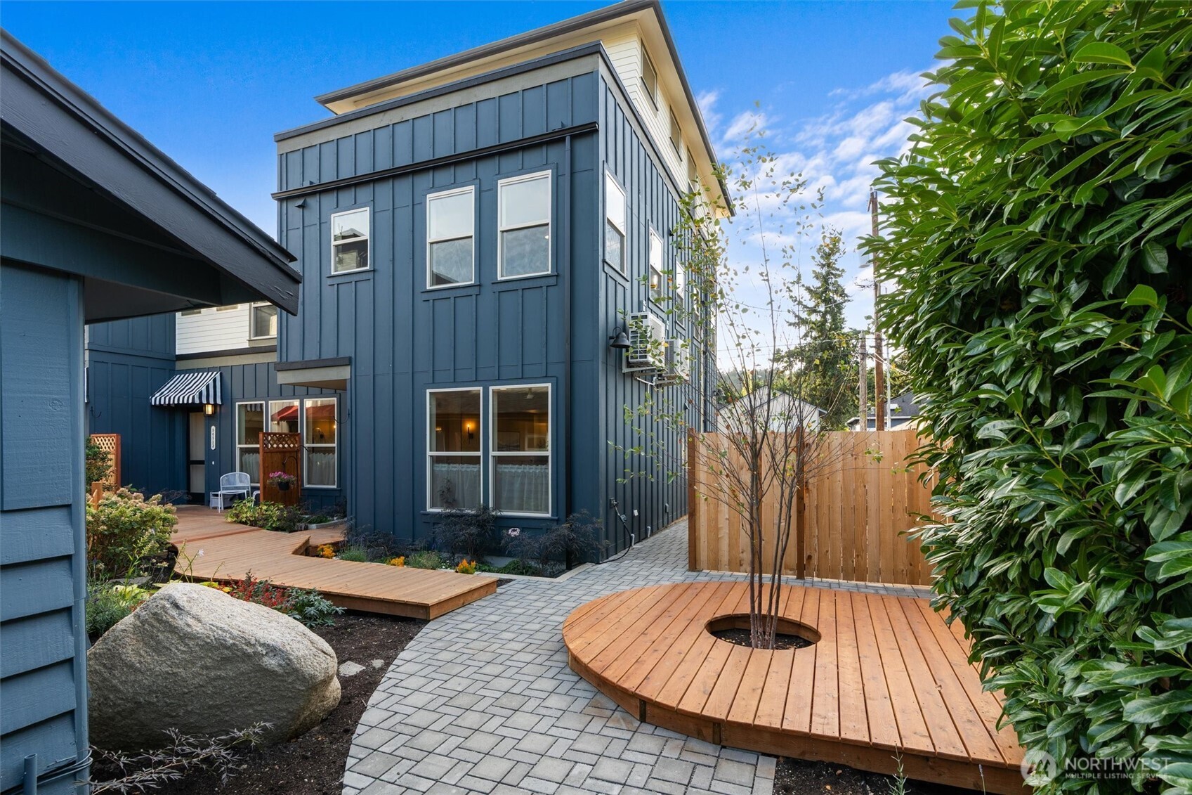 5033 25th Avenue SW #A, Seattle, WA 98106