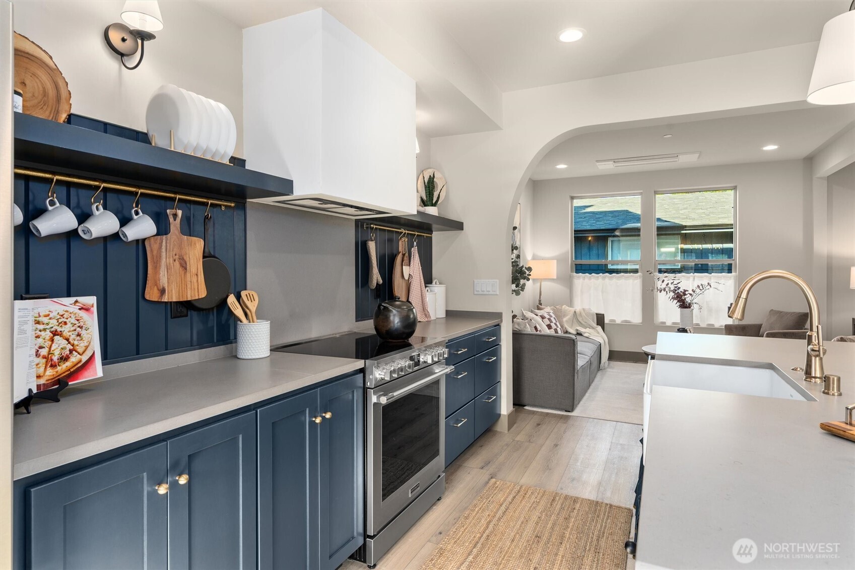 5033 25th Avenue SW #A, Seattle, WA 98106