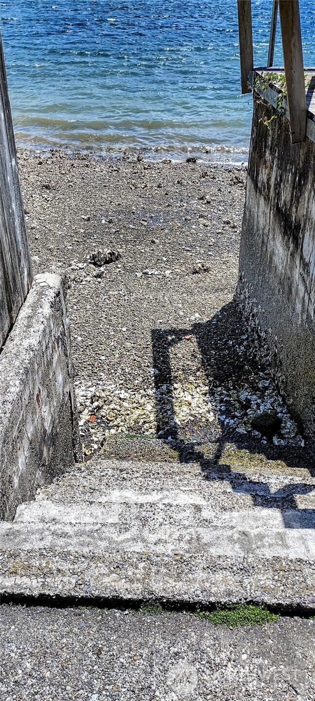 10731 NE North Shore Road , Belfair, WA 98528