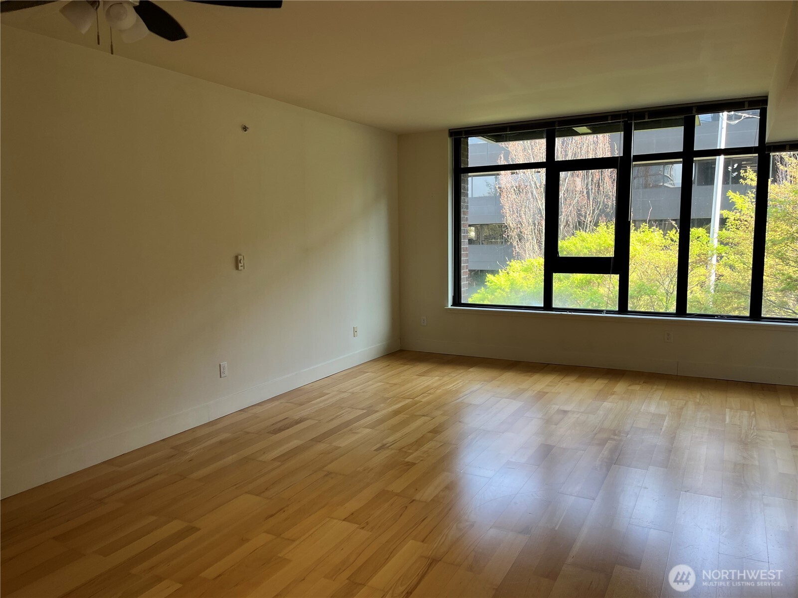 2911 2nd Avenue #324, Seattle, WA 98121