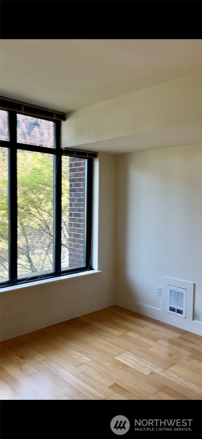 2911 2nd Avenue #324, Seattle, WA 98121