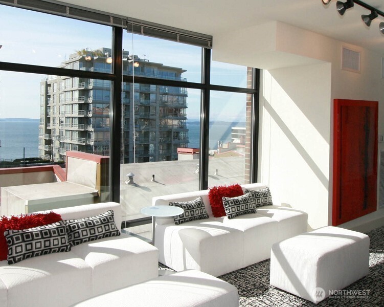 2911 2nd Avenue #324, Seattle, WA 98121