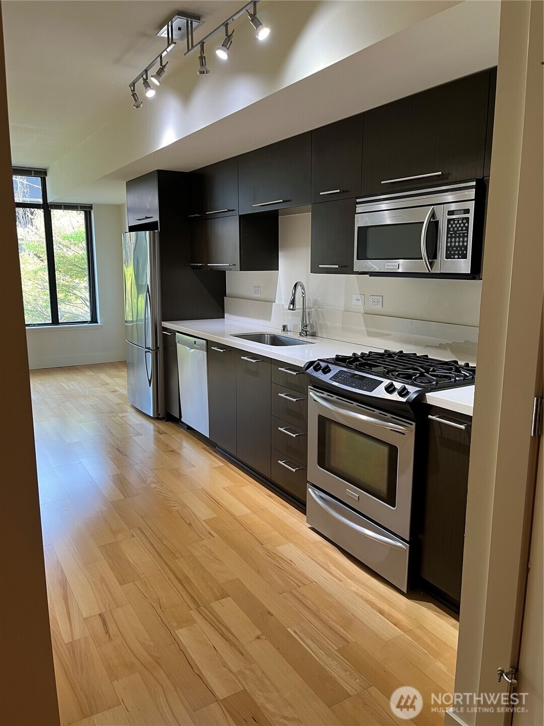 2911 2nd Avenue #324, Seattle, WA 98121