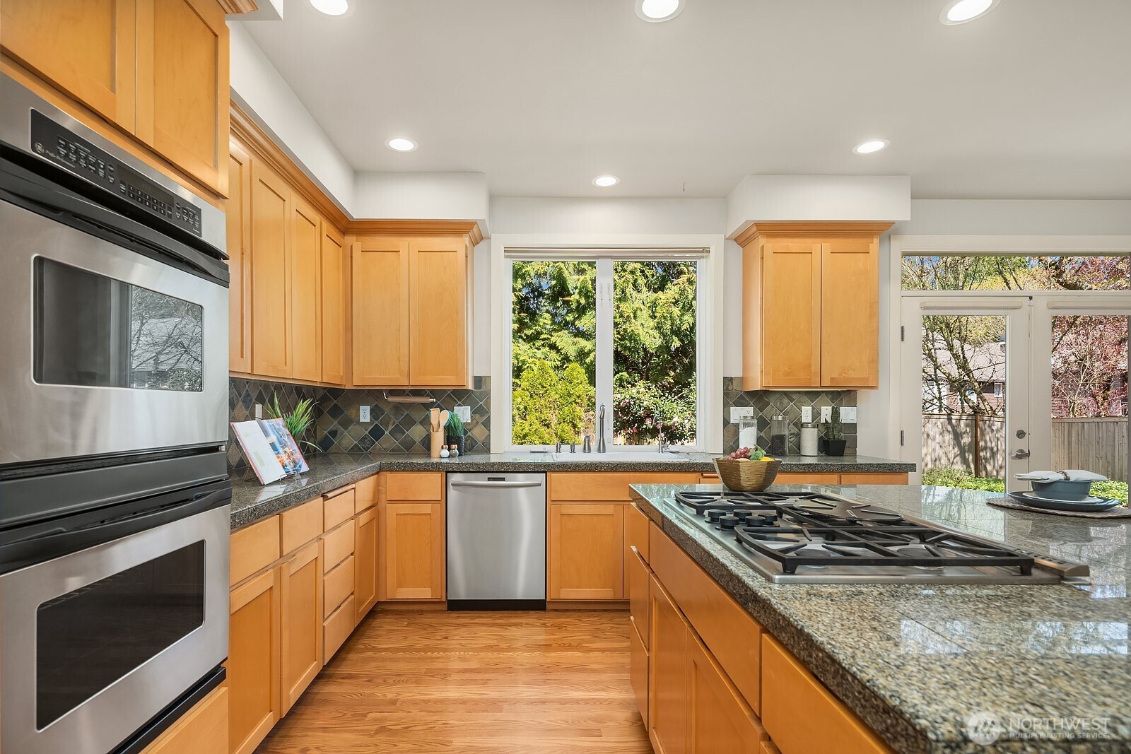 20522 NE 23rd Court , Sammamish, WA 98074
