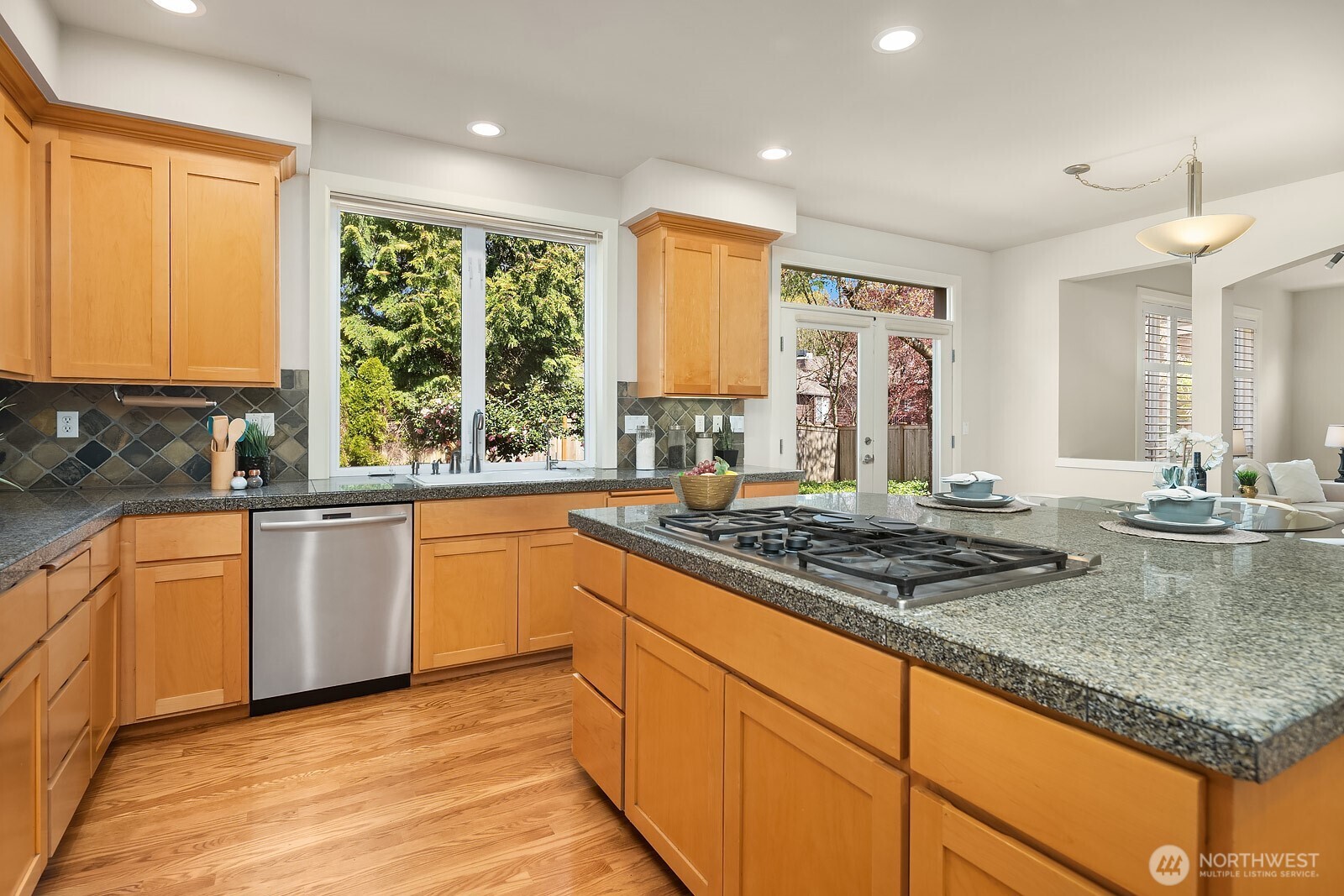 20522 NE 23rd Court , Sammamish, WA 98074