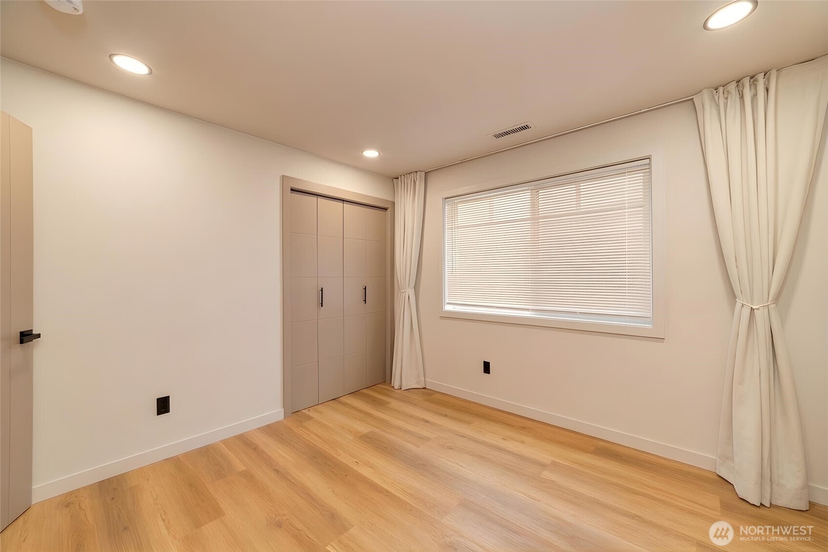 10012 SE 247th Place , Kent, WA 98030