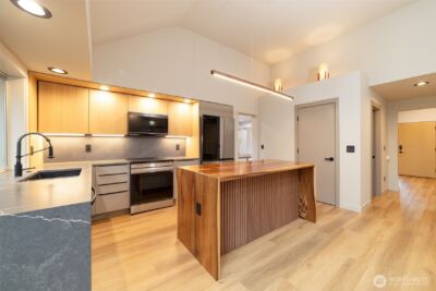 10012 SE 247th Place , Kent, WA 98030 - Photo 3