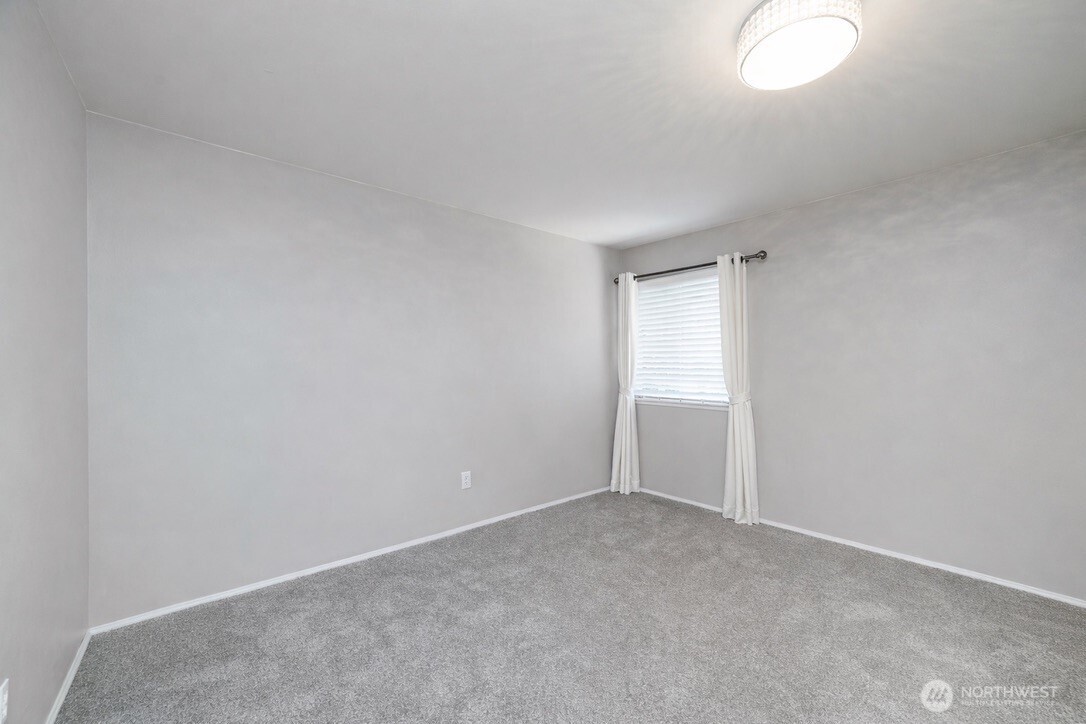 4905 NE 19th Court , Renton, WA 98059